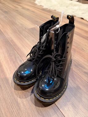 Women’s 5 Black Patent Lace-Up Boots NEW WITHOUT BOX